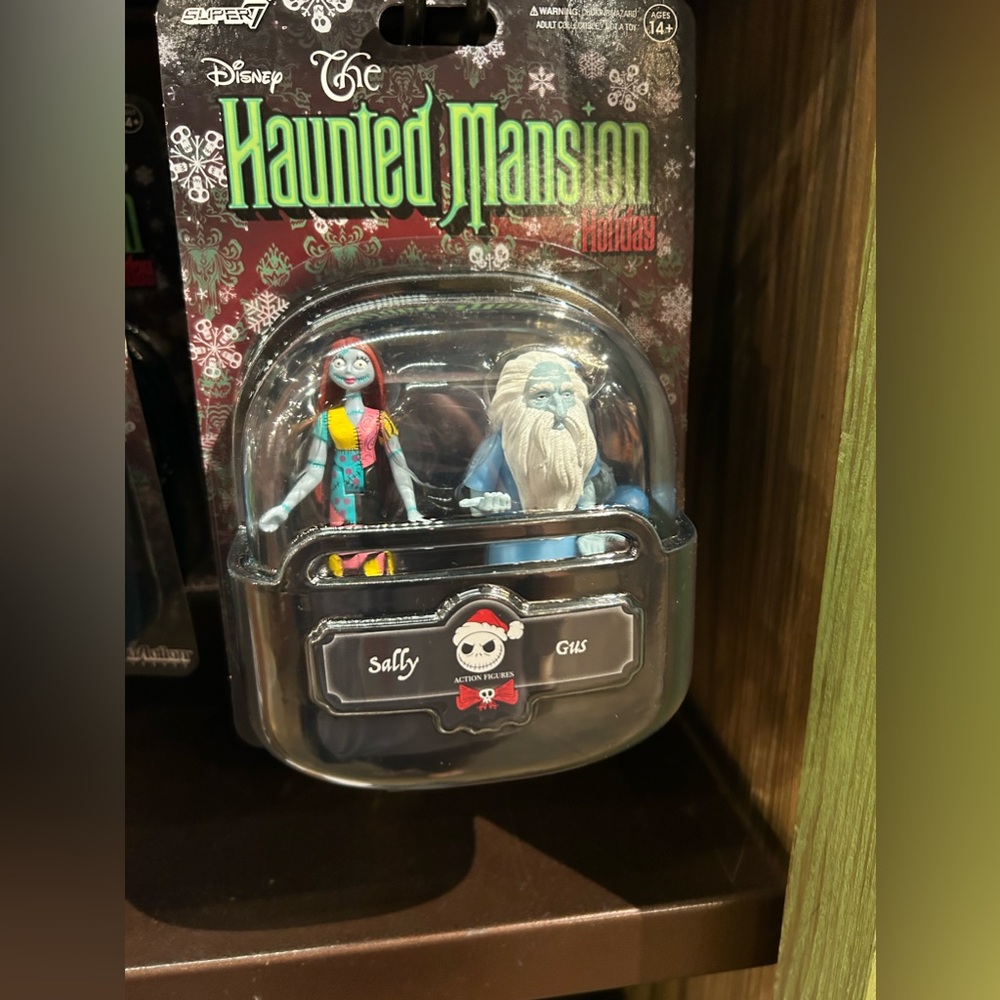 Disney Haunted Mansion Holiday Nightmare Christmas Super7 Figures Sally & Gus